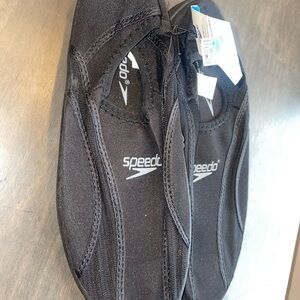 Men’s Size 9 Speedo Black Aquatic Footwear-Brand New with Tags